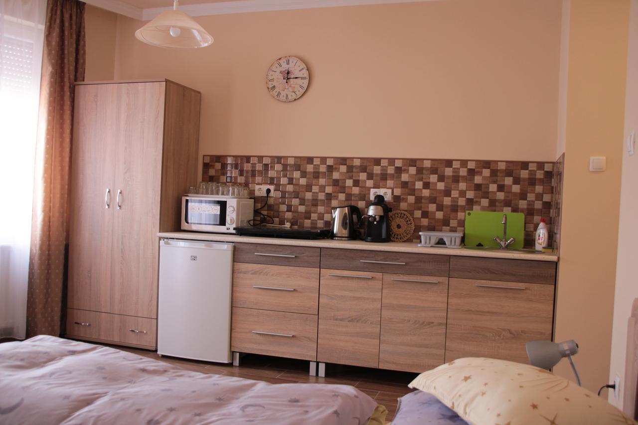 Imola és Andrea Apartmanház 2 Hajduszoboszlo Exterior foto