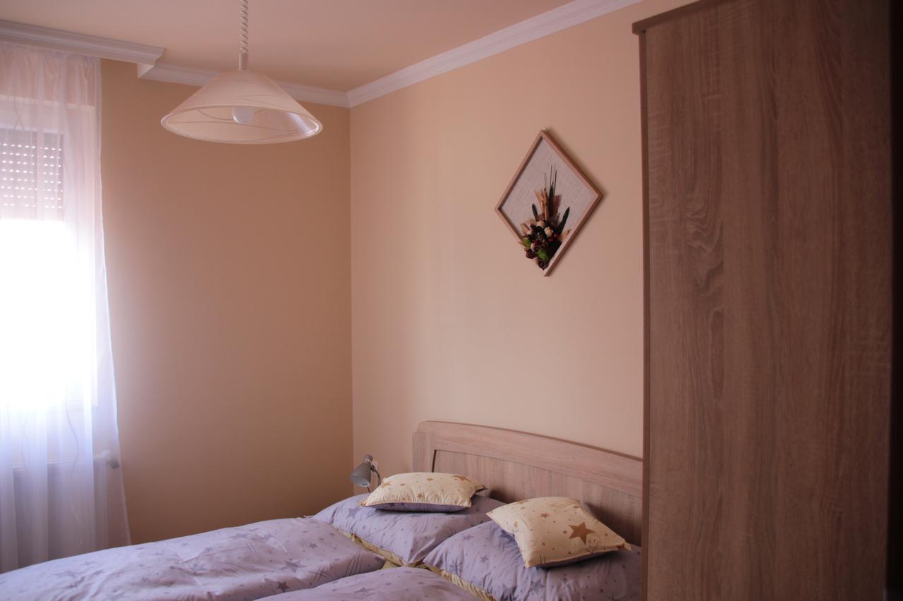 Imola és Andrea Apartmanház 2 Hajduszoboszlo Exterior foto