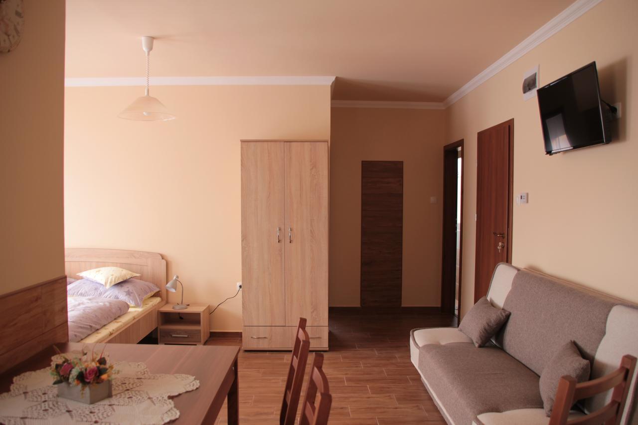 Imola és Andrea Apartmanház 2 Hajduszoboszlo Exterior foto