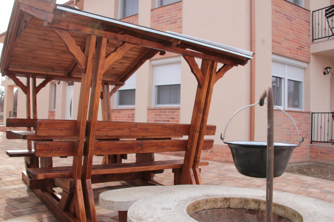 Imola és Andrea Apartmanház 2 Hajduszoboszlo Exterior foto