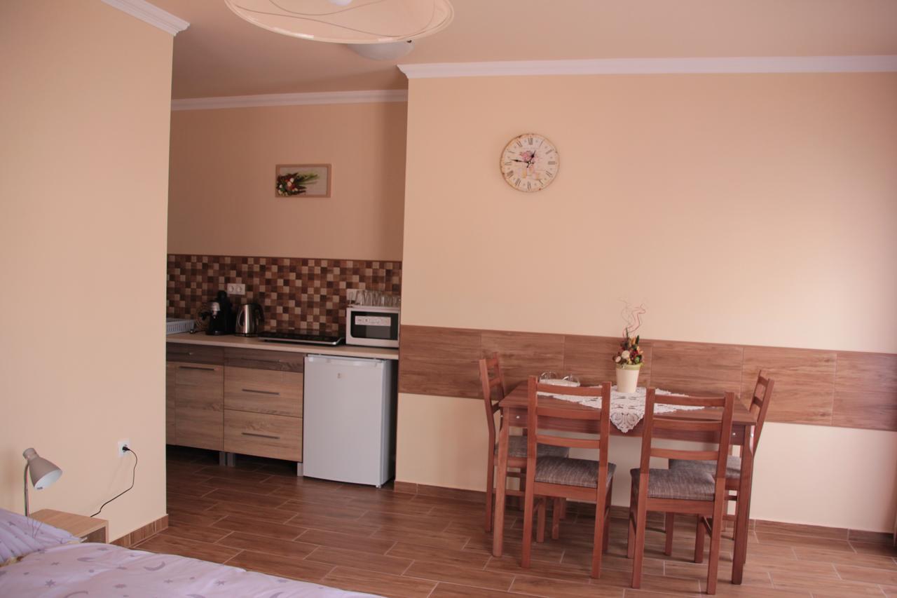 Imola és Andrea Apartmanház 2 Hajduszoboszlo Exterior foto