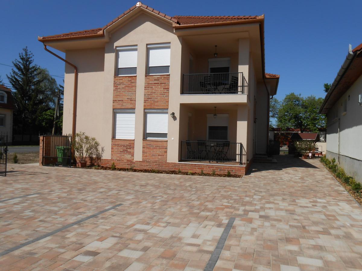 Imola és Andrea Apartmanház 2 Hajduszoboszlo Exterior foto